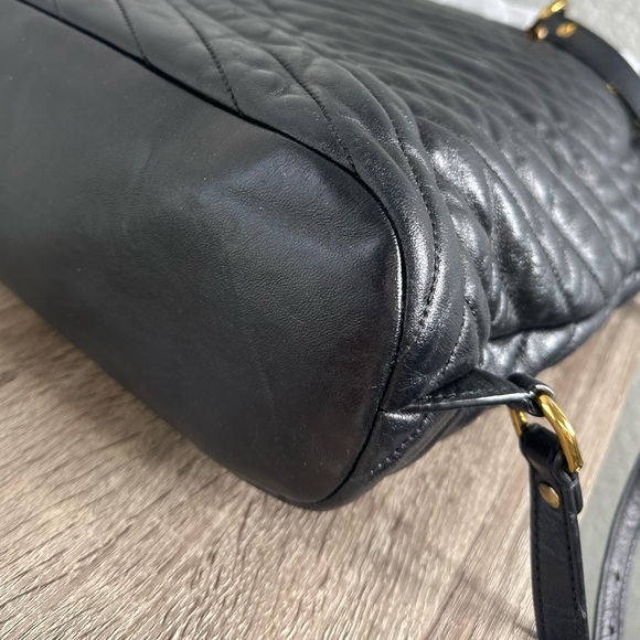 Tory Burch Kira backpack in quilted matelasse leather - Picture 9 of 17